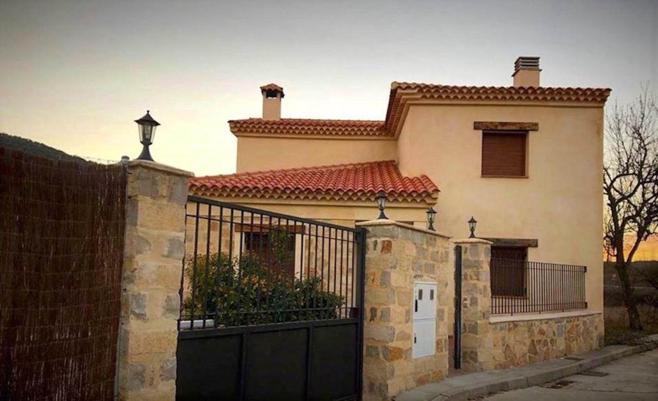 Casa Rural Laguna De Унья Экстерьер фото